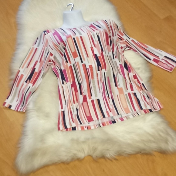 JM Collection Textured Printed Blouse - Picture 9 of 11